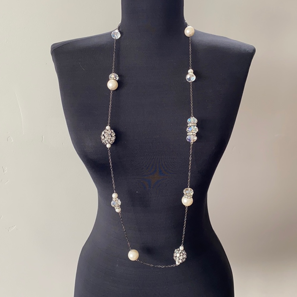 Pearl and crystal bead necklace